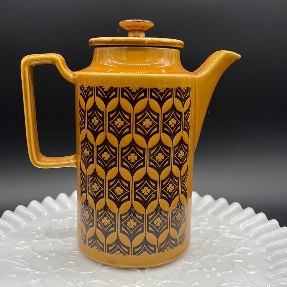 Royal sealy tea pot